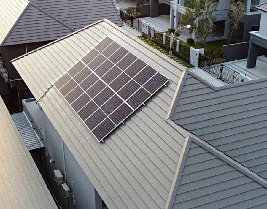 งานติดตั้งแผงโซล่าเซลล์ Solar Rooftop บนหลังคาบ้านพักอาศัย โดย IDM (ประเทศไทย)